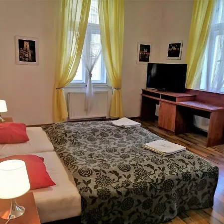 Auspicie Hotel apartamentowy Praga