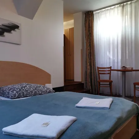 Auspicie Aparthotel