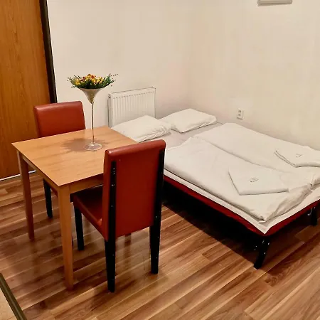 Auspicie Hotel apartamentowy Praga