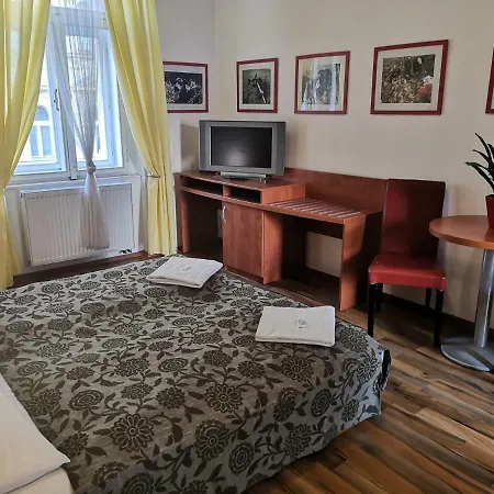 Hotel apartamentowy Auspicie 3*